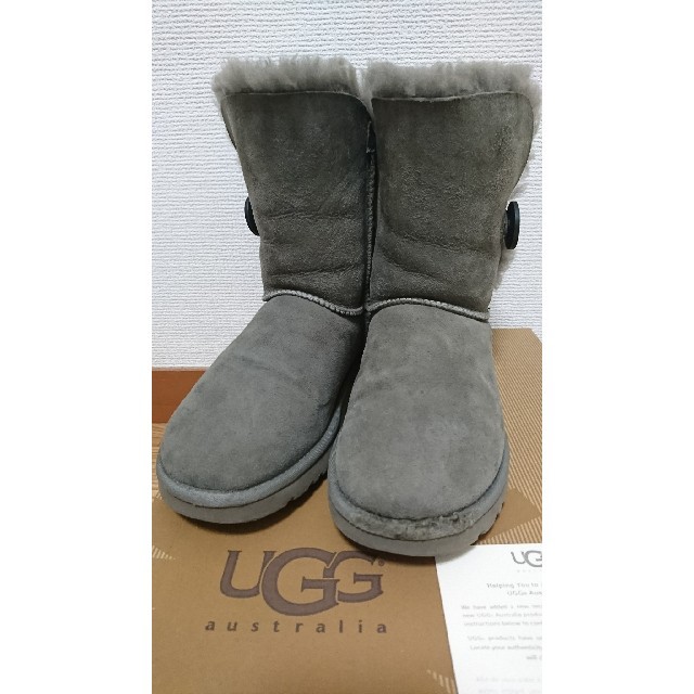 UGG(アグ)の専用/難あり！UGGｵｰｽﾄﾗﾘｱ/W BAILEY BUTTON/GRAY 5 レディースの靴/シューズ(ブーツ)の商品写真