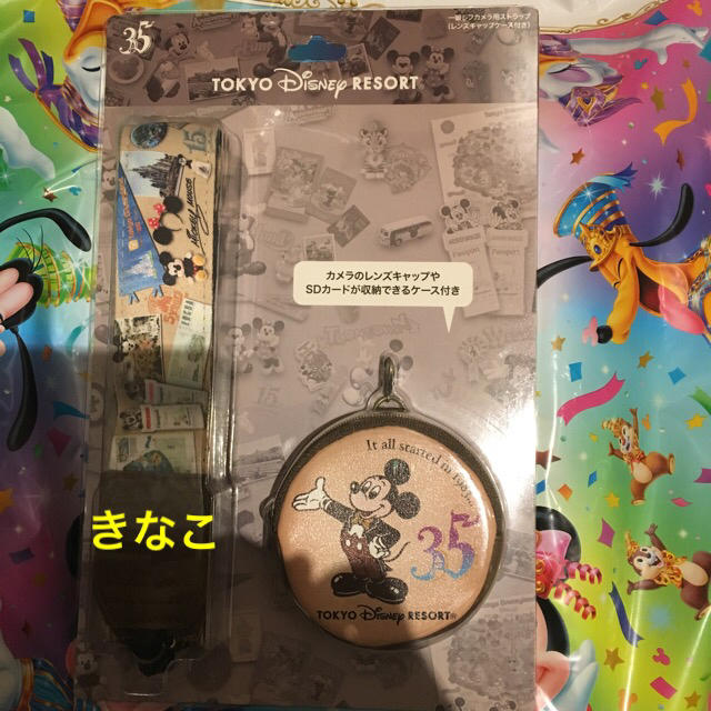 Disney(ディズニー)のディズニー 35周年 カメラストラップ 一眼用 TDL ヒストリー スマホ/家電/カメラのカメラ(その他)の商品写真