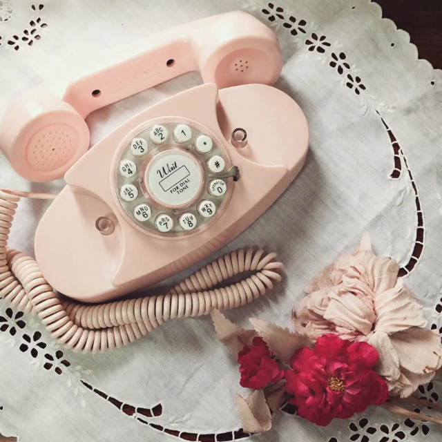 おトク情報がいっぱい！ ピンク phone desk Princess 電話機 レトロ 置物