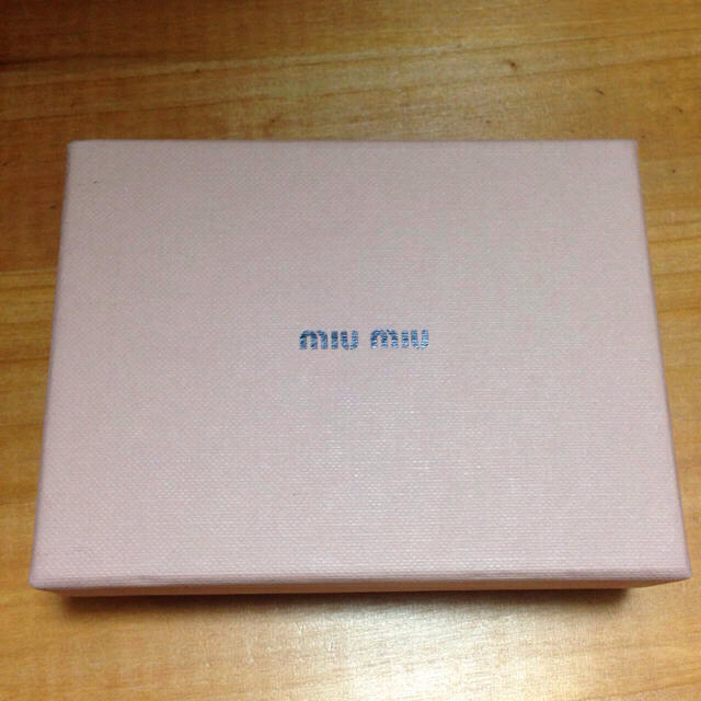 miumiu(ミュウミュウ)のmiu miu＊カードケース レディースのファッション小物(名刺入れ/定期入れ)の商品写真