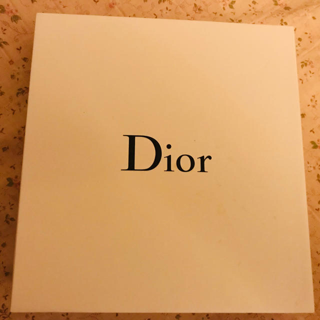 Dior バックステージラグジュアリーボックス