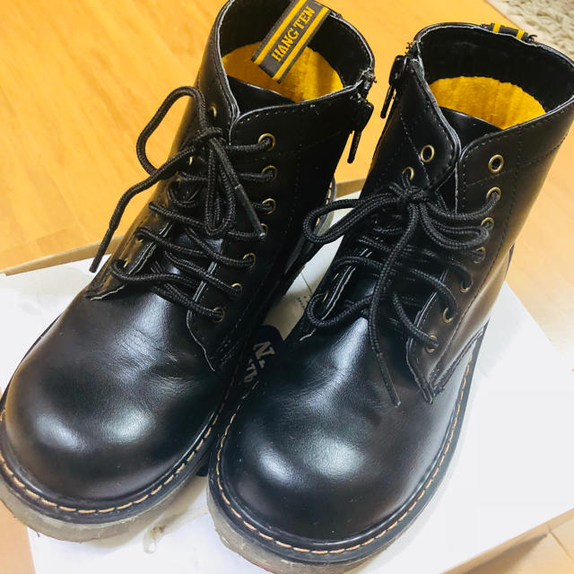 Dr.Martens(ドクターマーチン)の最終SALE！入学入園に！ドクターマーチンに似た感じで！ キッズ/ベビー/マタニティのキッズ靴/シューズ(15cm~)(ブーツ)の商品写真