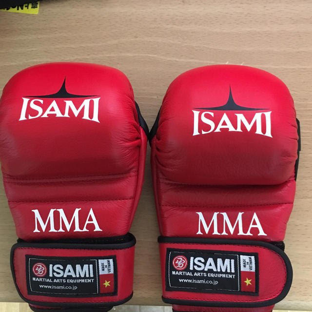 ISAMI イサミ ストライカーグローブの通販 by shop|ラクマ ISAMI イサミ ストライカーグローブの通販 by shop|ラクマ