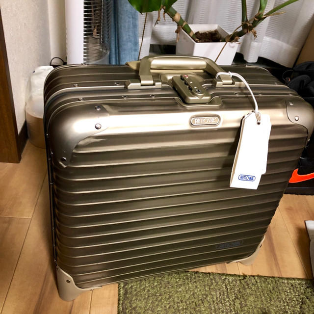 RIMOWA - 【新品/希少】二輪 リモワ トパーズ チタニウム ビジネストロリーの通販 by はなみち1031's shop｜リモワならラクマ