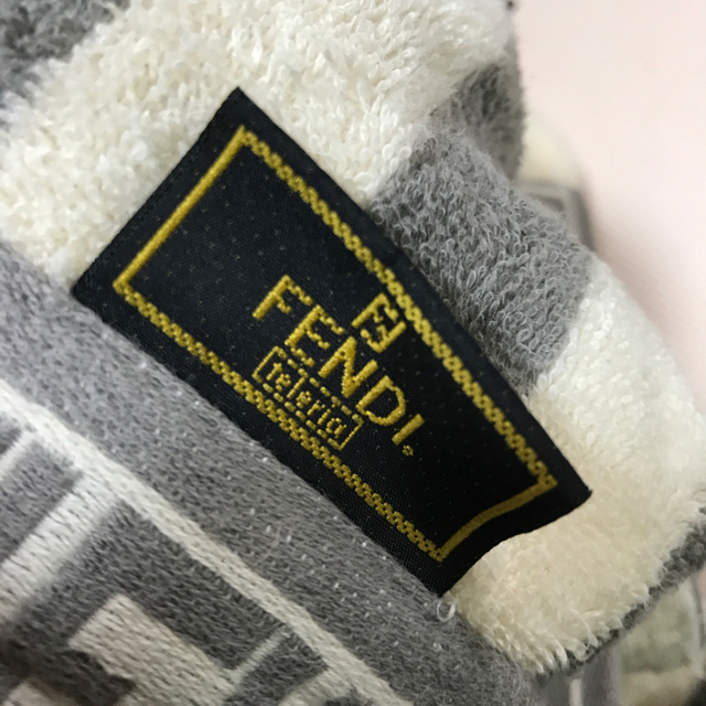 FENDI(フェンディ)のすずさん専用 キッズ/ベビー/マタニティの寝具/家具(タオルケット)の商品写真