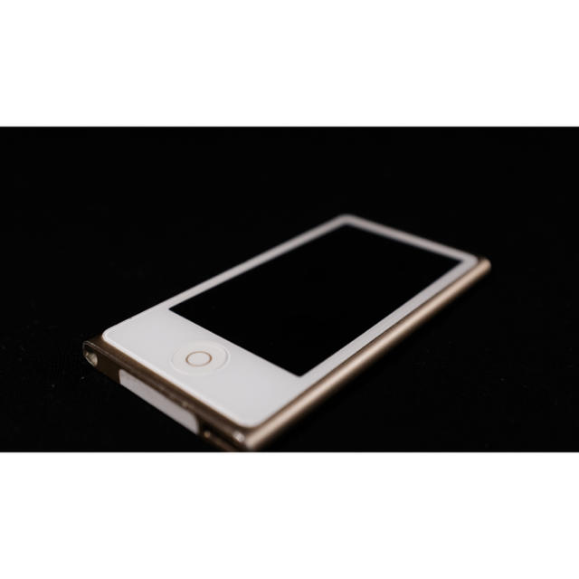 Apple(アップル)のiPod Nano 第7世代 ゴールド 16GB スマホ/家電/カメラのオーディオ機器(ポータブルプレーヤー)の商品写真