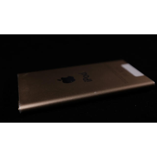 Apple(アップル)のiPod Nano 第7世代 ゴールド 16GB スマホ/家電/カメラのオーディオ機器(ポータブルプレーヤー)の商品写真