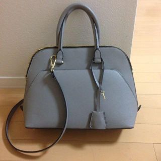 ザラ(ZARA)のzara グレーバッグ(ショルダーバッグ)