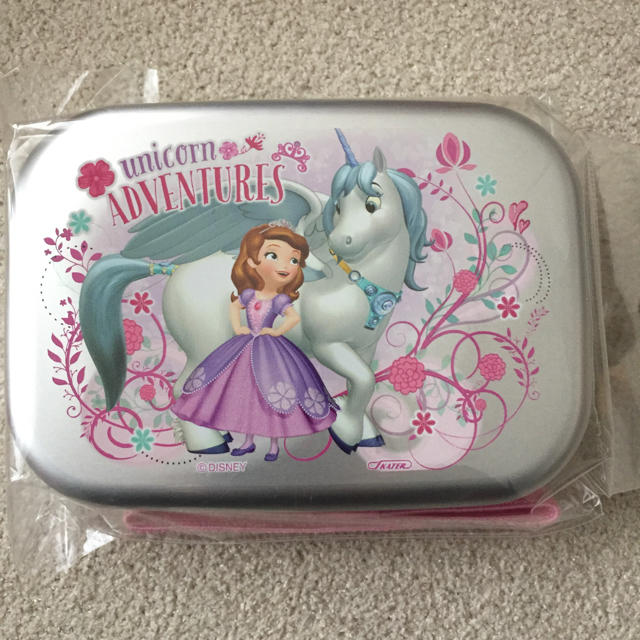 Disney(ディズニー)の新品 未使用 アルミお弁当箱  キッズ/ベビー/マタニティの授乳/お食事用品(その他)の商品写真