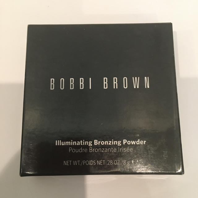 BOBBI BROWN(ボビイブラウン)のボビィ ブラウン イルミネイティング ブロンジング パウダー コスメ/美容のベースメイク/化粧品(フェイスカラー)の商品写真