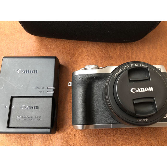 Canon EOS M6 ミラーレス 22mm単焦点レンズ付き 美品