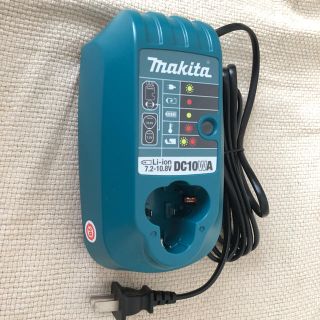 マキタ(Makita)のマキタリチュウムイオンバッテリー充電器海外用(バッテリー/充電器)