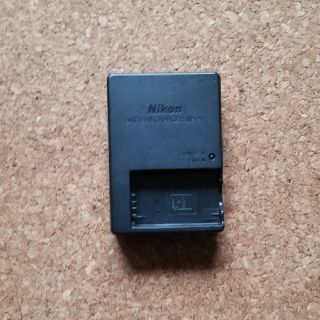 ニコン(Nikon)のnikon 充電器 MH-27(バッテリー/充電器)