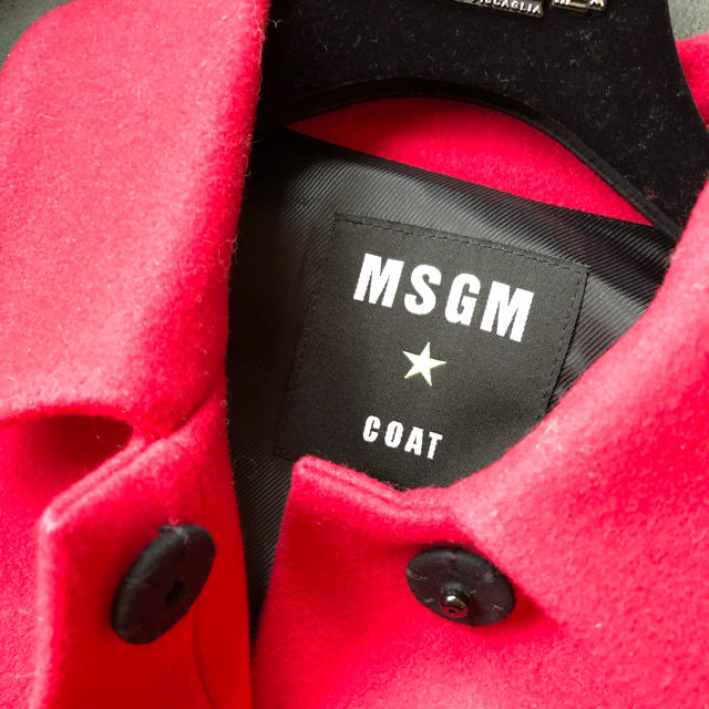 MSGM(エムエスジイエム)の☆正規MSGM・マントコート新品未使用☆ レディースのジャケット/アウター(ロングコート)の商品写真