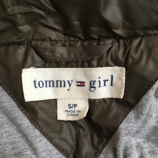 TOMMY HILFIGER(トミーヒルフィガー)のトミーヒルフィガー   ダウンジャケット S キッズ/ベビー/マタニティのキッズ服男の子用(90cm~)(ジャケット/上着)の商品写真