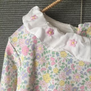 プチバトー(PETIT BATEAU)の【新品未使用】jojo maman bebe ロンパース 足つき フリル 襟(ロンパース)