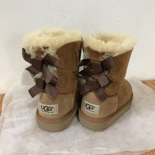 アグ(UGG)の[さらにさらに値下げ！！]UGG キッズ ムートンブーツ リボン付き 14.5(ブーツ)