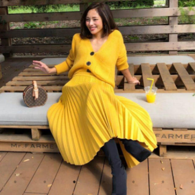 waonao様用！ ミディ プリーツスカート yellow レディースのスカート(ロングスカート)の商品写真