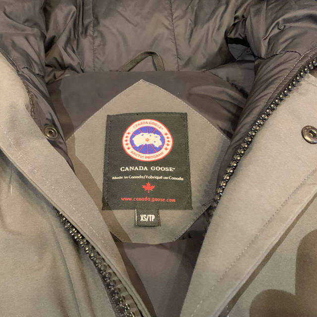 CANADA GOOSE(カナダグース)の専用 カナダグース ダウンジャケット ファー付き メンズのジャケット/アウター(ダウンジャケット)の商品写真