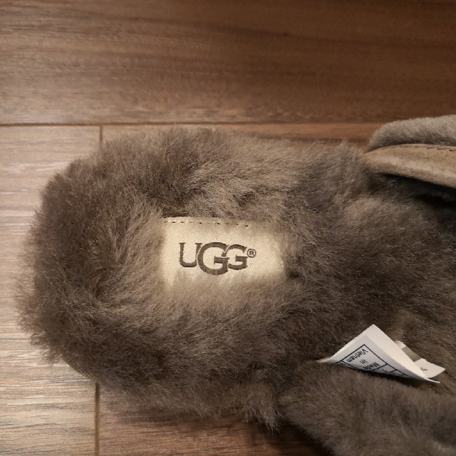 UGG(アグ)の【UGG】ABELA 24㎝　新品未使用 レディースの靴/シューズ(サンダル)の商品写真