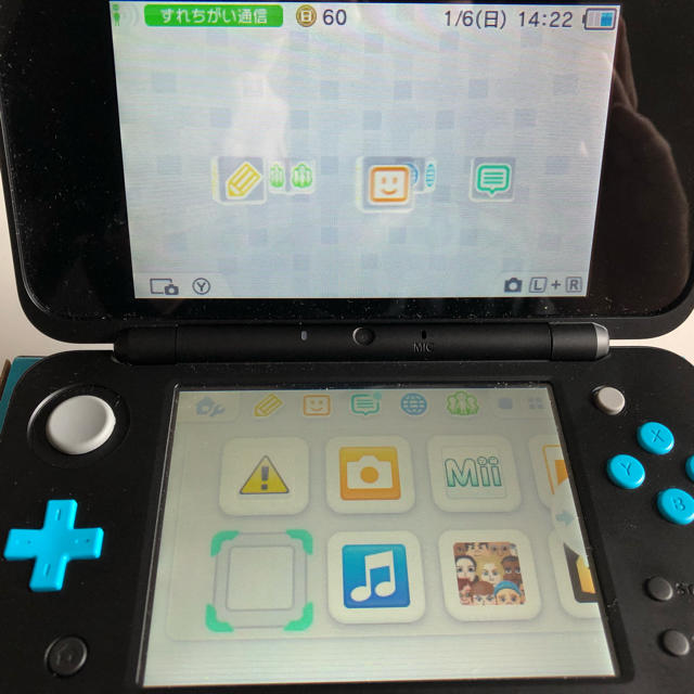 New ニンテンドー 2DS LL 本体 付属品付き 1