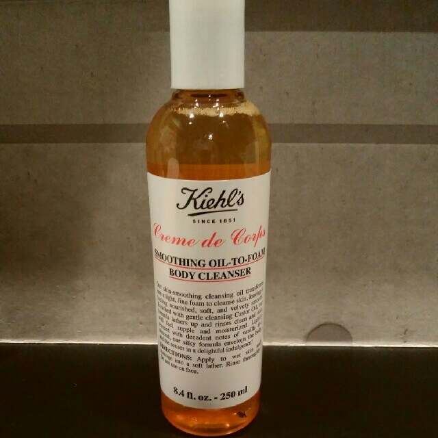 Kiehl's(キールズ)の★新品・未開封★キールズ クレムドゥコールオイルボディクレンザー　250ml コスメ/美容のボディケア(ボディソープ/石鹸)の商品写真