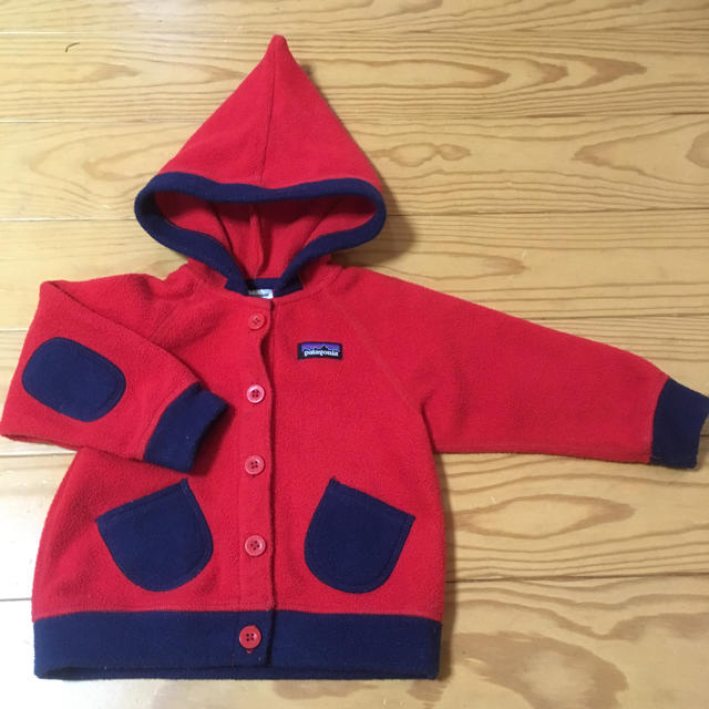 patagonia(パタゴニア)のパタゴニア ベビー レトロ フリースジャケット キッズ/ベビー/マタニティのベビー服(~85cm)(ジャケット/コート)の商品写真