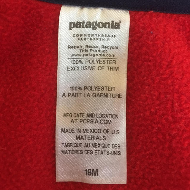 patagonia(パタゴニア)のパタゴニア ベビー レトロ フリースジャケット キッズ/ベビー/マタニティのベビー服(~85cm)(ジャケット/コート)の商品写真