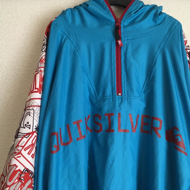 QUIKSILVER(クイックシルバー)のQUIKSILVER お着替えポンチョ☆ スポーツ/アウトドアのスポーツ/アウトドア その他(サーフィン)の商品写真