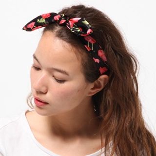 ウィゴー(WEGO)のWEGO ヘアバンド チェリー柄(ヘアバンド)