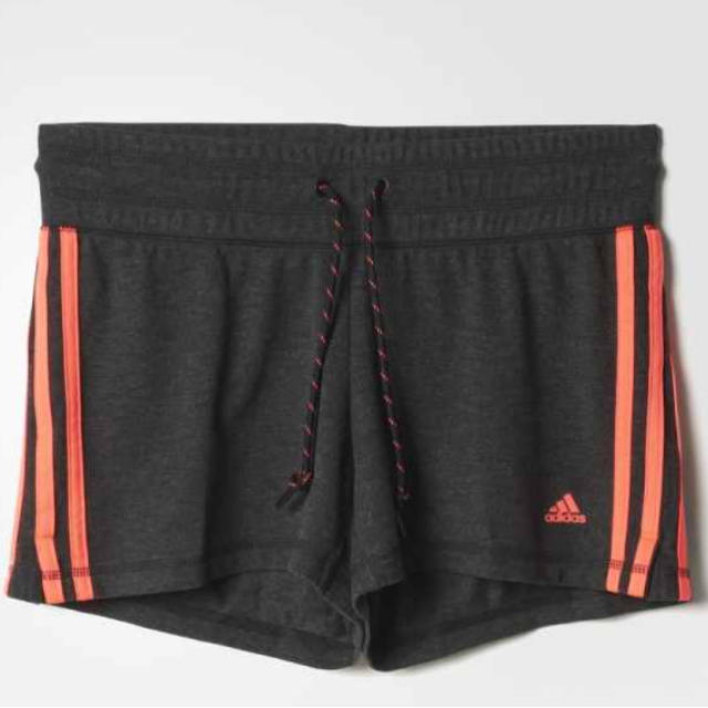 adidas(アディダス)の【美品】アディダス ジャージ ショートパンツ スポーツ/アウトドアのトレーニング/エクササイズ(ヨガ)の商品写真