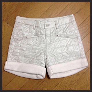 アディダス(adidas)のadidas ホットパンツ(ショートパンツ)