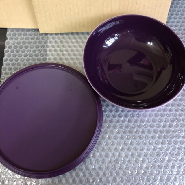 タッパーウェア ラディアンスボールS紫 インテリア/住まい/日用品のキッチン/食器(容器)の商品写真