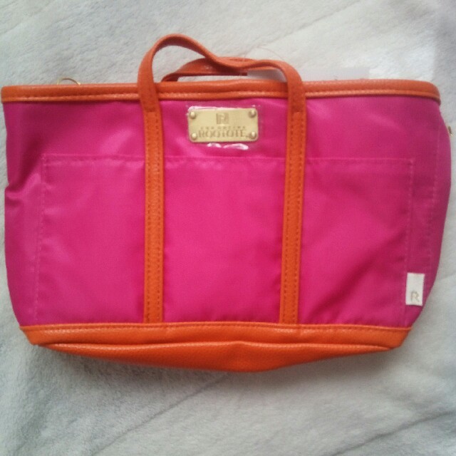 ROOTOTE(ルートート)の新品☆ROOTOTE☆ピンクのバッグインバッグ レディースのファッション小物(ポーチ)の商品写真