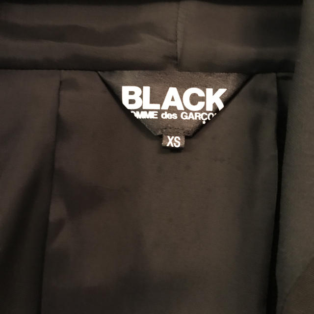 COMME des GARCONS(コムデギャルソン)のCOMMEdesGARÇONS blackジャケット レディースのジャケット/アウター(テーラードジャケット)の商品写真