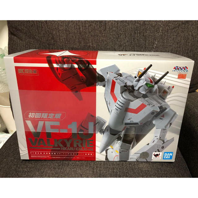 DX超合金 超時空要塞マクロス VF-1J バルキリー (初回限定版)  新品