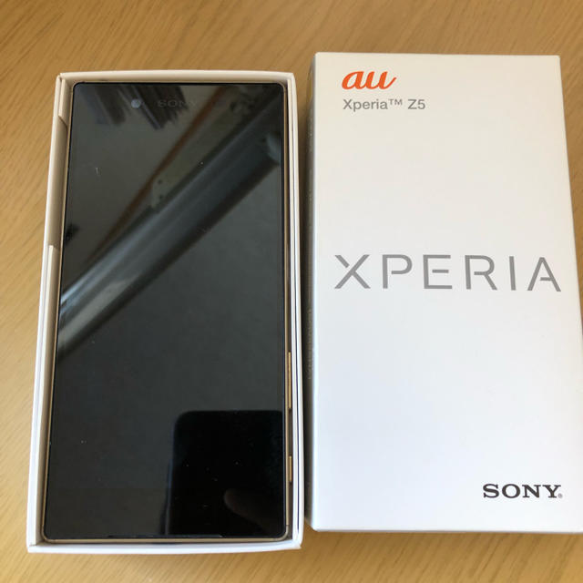 SONY(ソニー)のXperiaz5 スマホ/家電/カメラのスマートフォン/携帯電話(スマートフォン本体)の商品写真