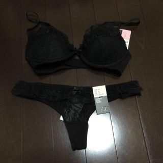 エイチアンドエム(H&M)のブラショーツセット❤️(その他)