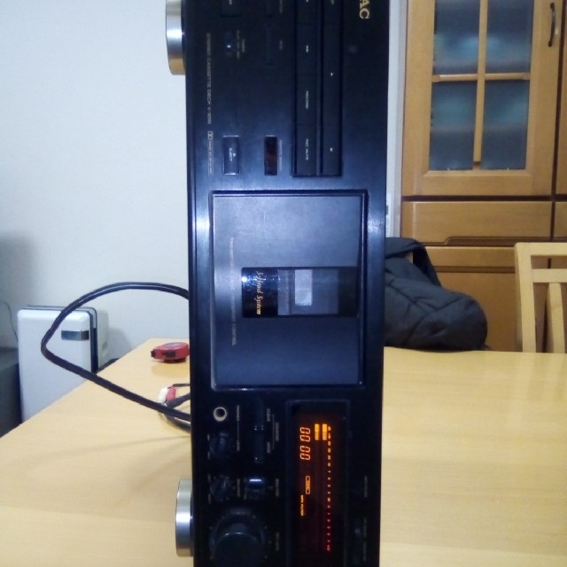 カセットデッキTEAC V-1010