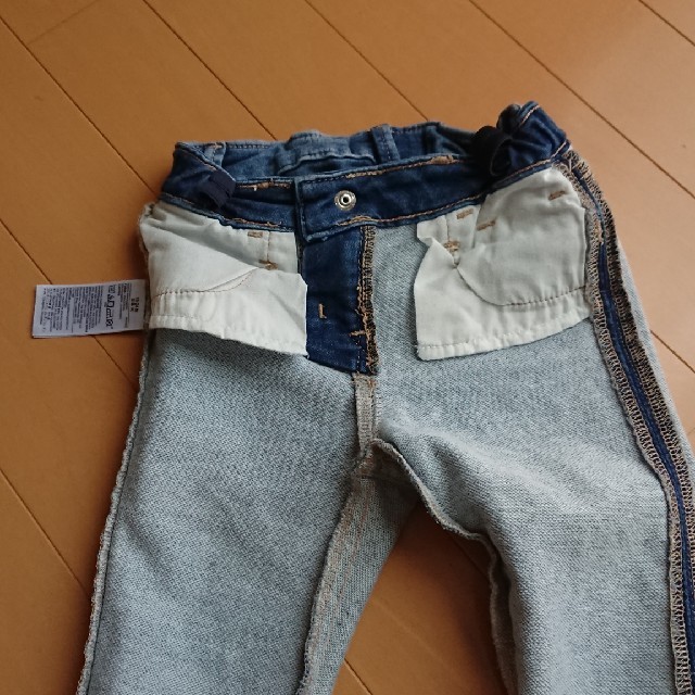 babyGAP(ベビーギャップ)のbaby gap☆Gパン☆９０ キッズ/ベビー/マタニティのキッズ服女の子用(90cm~)(パンツ/スパッツ)の商品写真