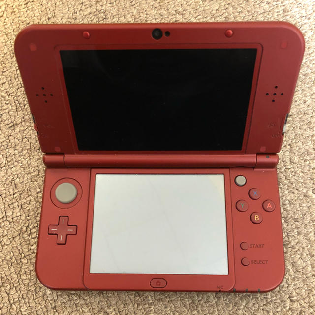 ニンテンドー3DS(ニンテンドー3DS)のNEW ニンテンドー3DS LL メタリックレッド エンタメ/ホビーのゲームソフト/ゲーム機本体(携帯用ゲーム機本体)の商品写真