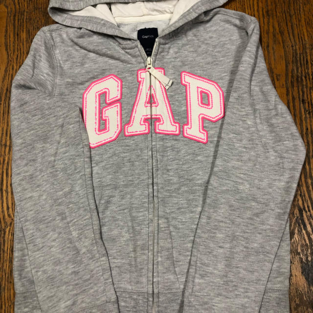 GAP(ギャップ)の⭐︎お値下げ⭐︎小学校高学年から中学生用パーカーとフレアースカート レディースのトップス(パーカー)の商品写真