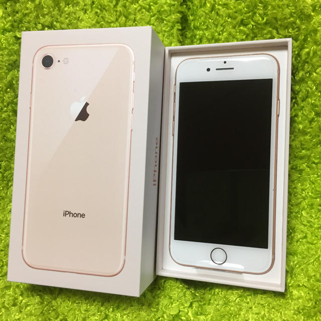 新品32 SIMフリー iPhone 8 64GB ゴールド