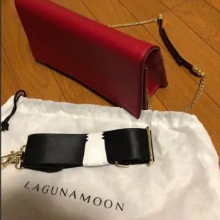 ラグナムーン(LagunaMoon)のLAGUNAMOON 赤ショルダーバッグ(ショルダーバッグ)