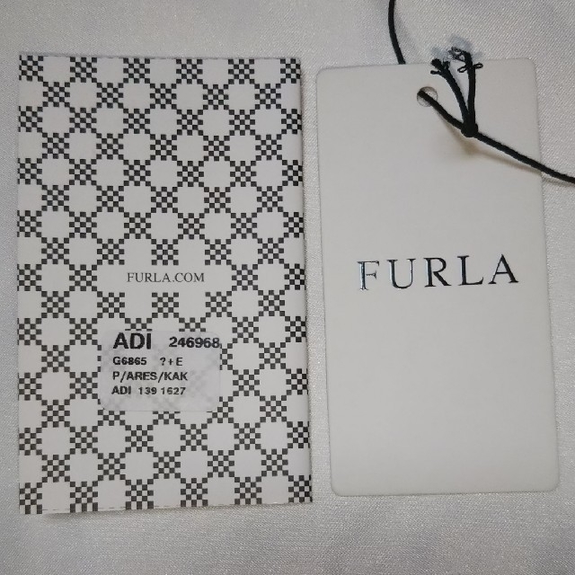 Furla(フルラ)のFURLA フルラ ショルダーバッグ カーキ色 レディースのバッグ(ショルダーバッグ)の商品写真