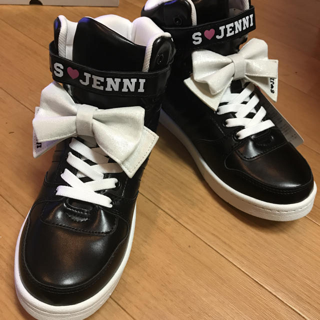 JENNI(ジェニィ)の新品！ジェニィ スニーカー  23センチ キッズ/ベビー/マタニティのキッズ靴/シューズ(15cm~)(スニーカー)の商品写真