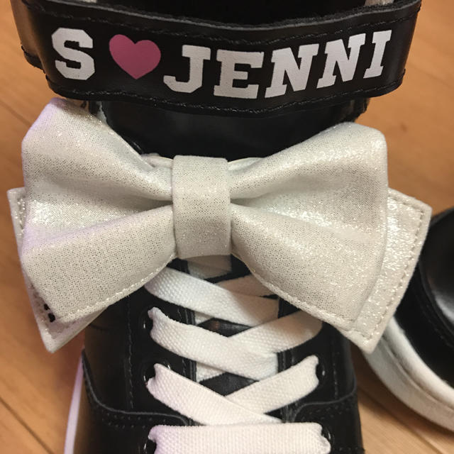 JENNI(ジェニィ)の新品！ジェニィ スニーカー  23センチ キッズ/ベビー/マタニティのキッズ靴/シューズ(15cm~)(スニーカー)の商品写真