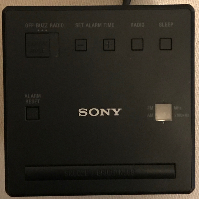 SONY(ソニー)のSONY ラジオクロック ICF-C1 米国仕様 スマホ/家電/カメラのオーディオ機器(ラジオ)の商品写真