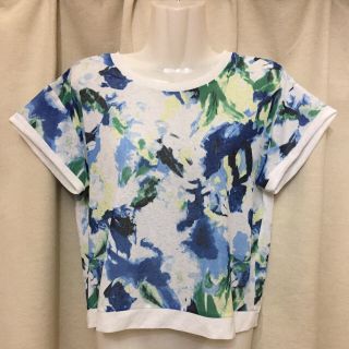 エモダ(EMODA)のEMODA   ショート丈Ｔシャツ  Mサイズ(Tシャツ(半袖/袖なし))