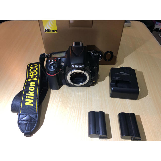NIKON  D600  ボディ  格安で販売中カメラ